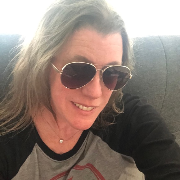 Meet your Posher, Rebecca - Picture 1 of 1